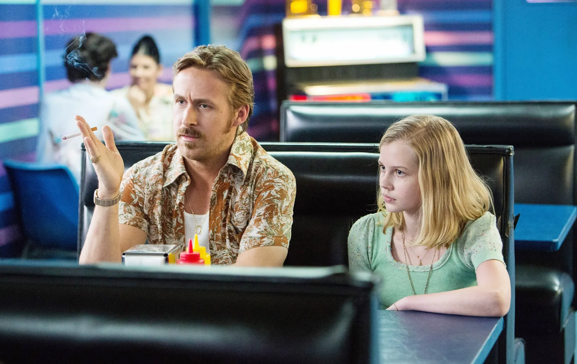 Ryan Gosling and Angourie Rice in The Nice Guys