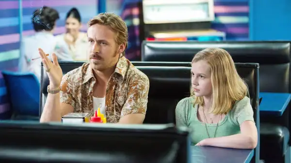 Ryan Gosling and Angourie Rice in The Nice Guys
