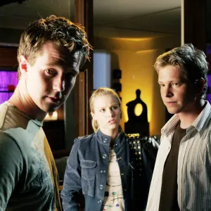 Jason Dohring, Kristen Bell and Matt Czuchry in Veronica Mars