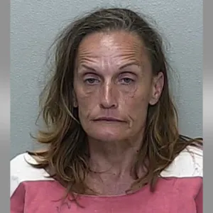 Florida Woman Disappointed 'Dull' Kitchen Knives Didn't Kill Her 83-Year-Old Stepfather