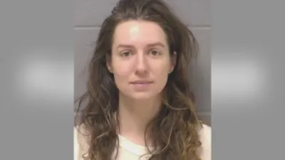 Woman Gave Father of Her Children a Massage Before She Killed Him and His Parents