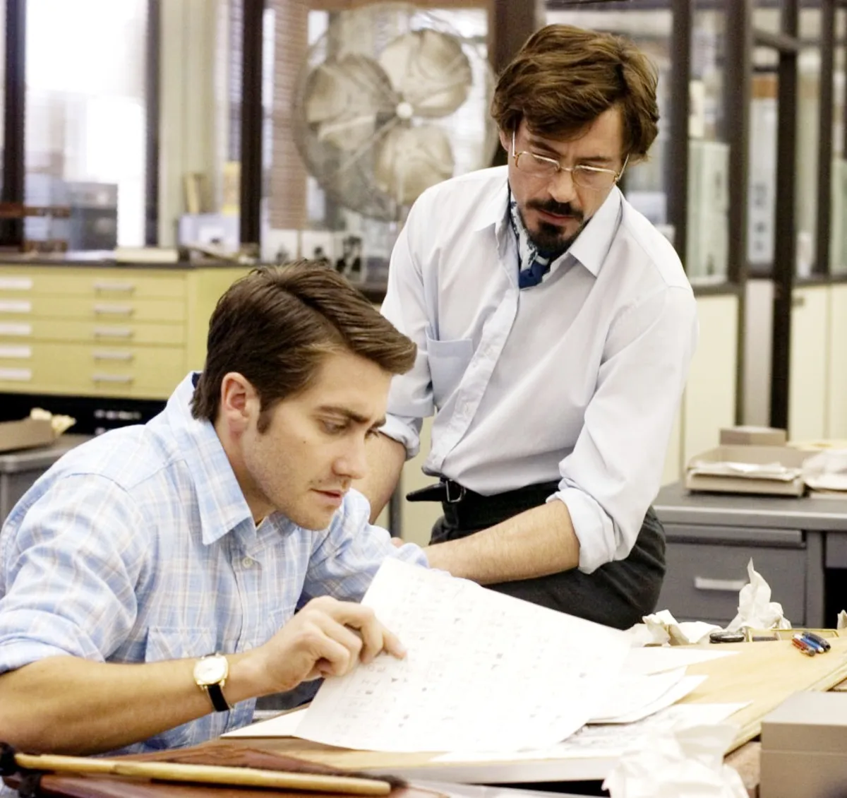 Jake Gyllenhaal and Robert Downey Jr. in Zodiac