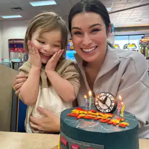 Ashley-Iaconetti-and-son-Dawson_1769887000_3822410254999717556_14050941