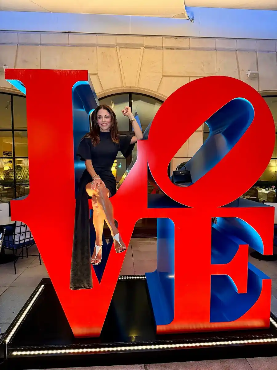 Bethenny Frankel They Pose at Tourist Photo Ops Just Like Us