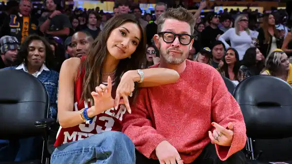 Brenda Song and Macaulay Culkin Los Angeles Lakers Hot Pics