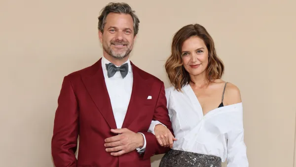 Dawsons Creek Alums Joshua Jackson Katie Holmes Reunite at NYC Gala