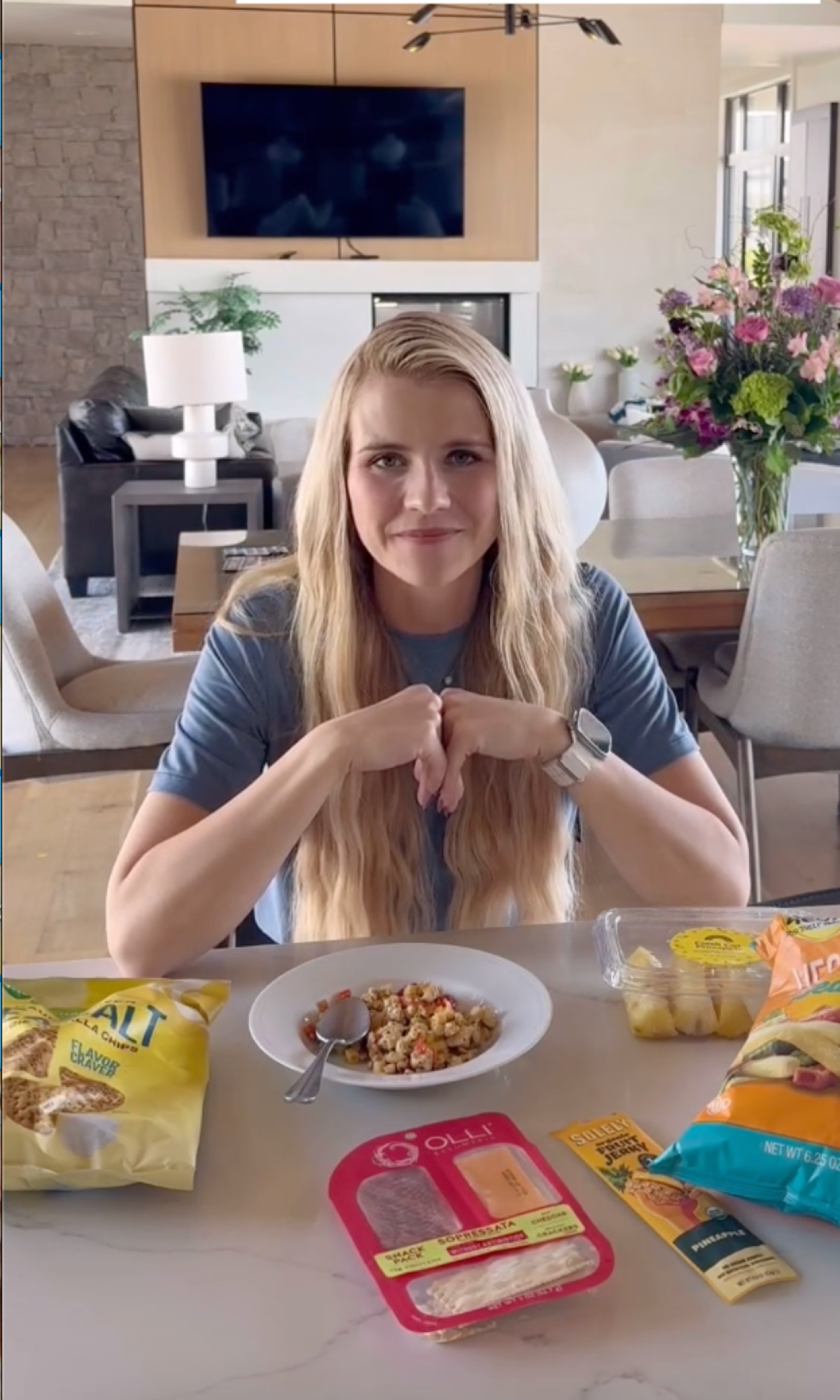 Elizabeth Smart Flexes Chiseled Abs in Bikini at Bodybuilding Competition, Advocates for Survivors