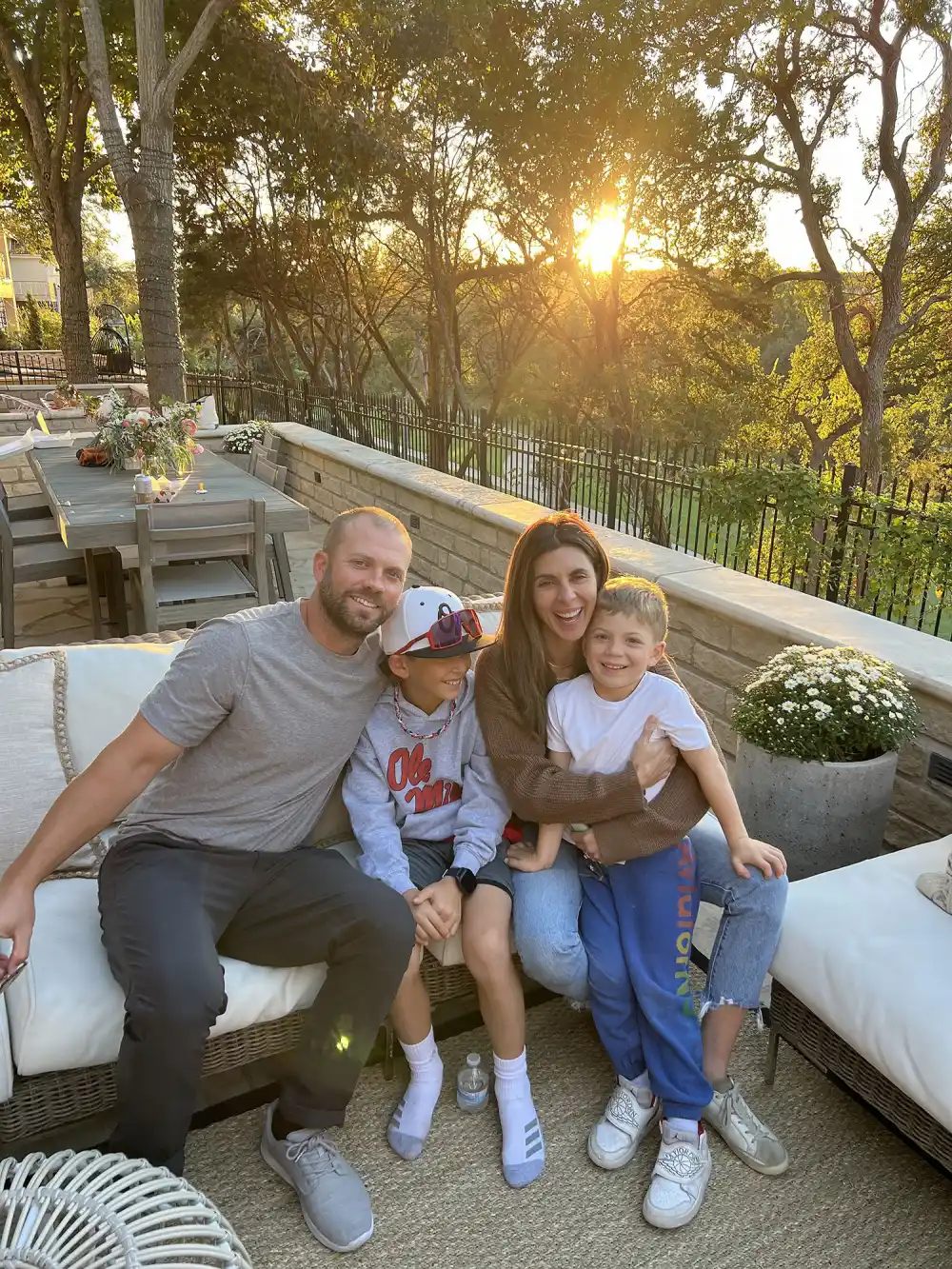 Family Jamie Lynn Sigler 2618 Luxury Handbag Shopping Cover Story