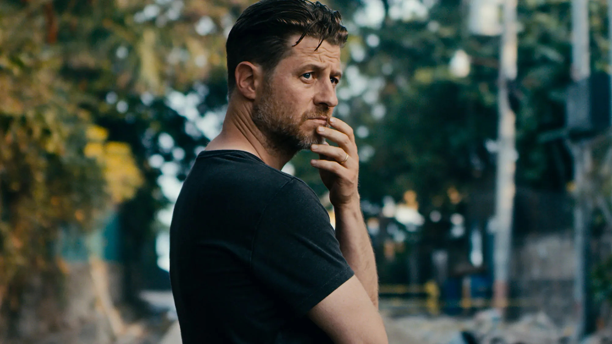 Feature Ben McKenzie Interview Everyone is Lying to You For Money