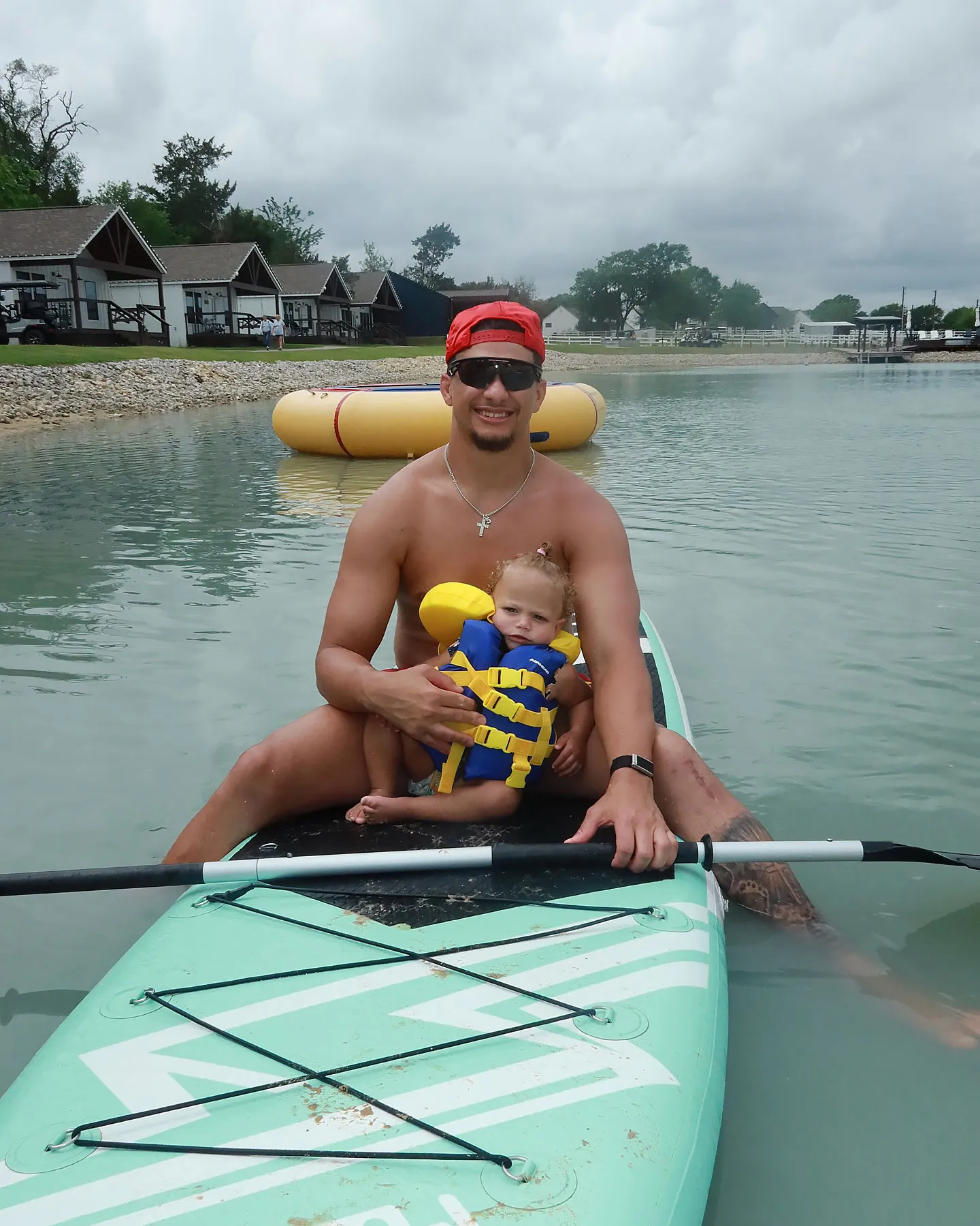 Feature Chiefs Star Patrick Mahomes Shows Intense Scar on His Knee