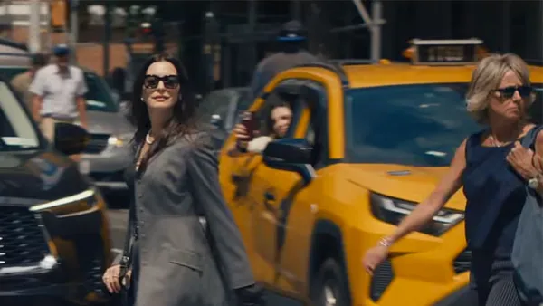 Feature Fans Spot Apparent Editing Error in Devil Wears Prada 2 Trailer as Anne Hathaway Crosses the Street