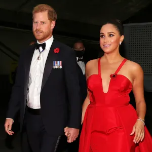 Feature Meghan Markle and Prince Harry 2616 Luxury Handbag Shopping Cover Story