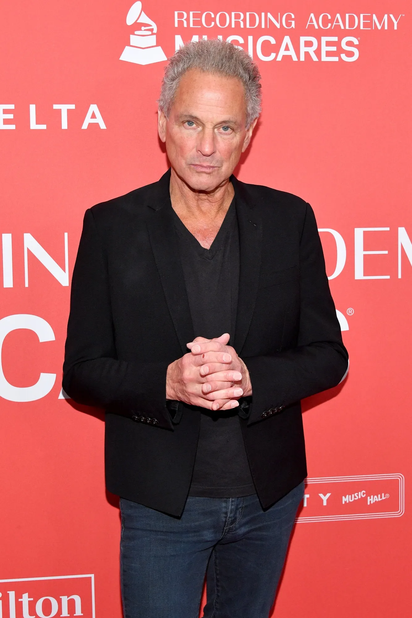 Fleetwood Mac Lindsey Buckingham Attacked by Woman in LA With an Unknown Substance