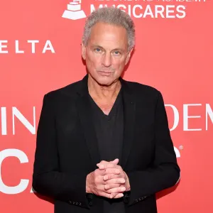 Fleetwood Mac Lindsey Buckingham Attacked by Woman in LA With an Unknown Substance