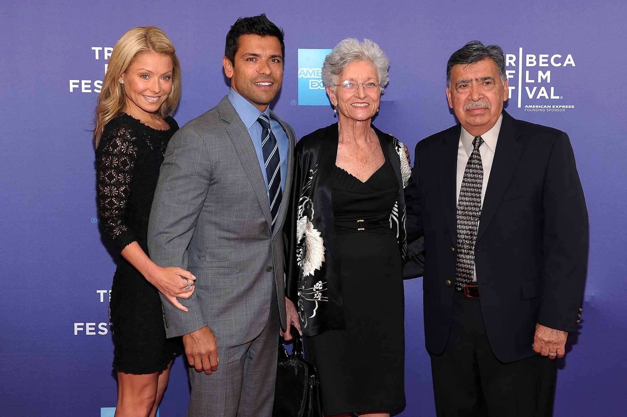 Mark Consuelos Announces Dad's Death