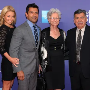 Mark Consuelos Announces Dad's Death