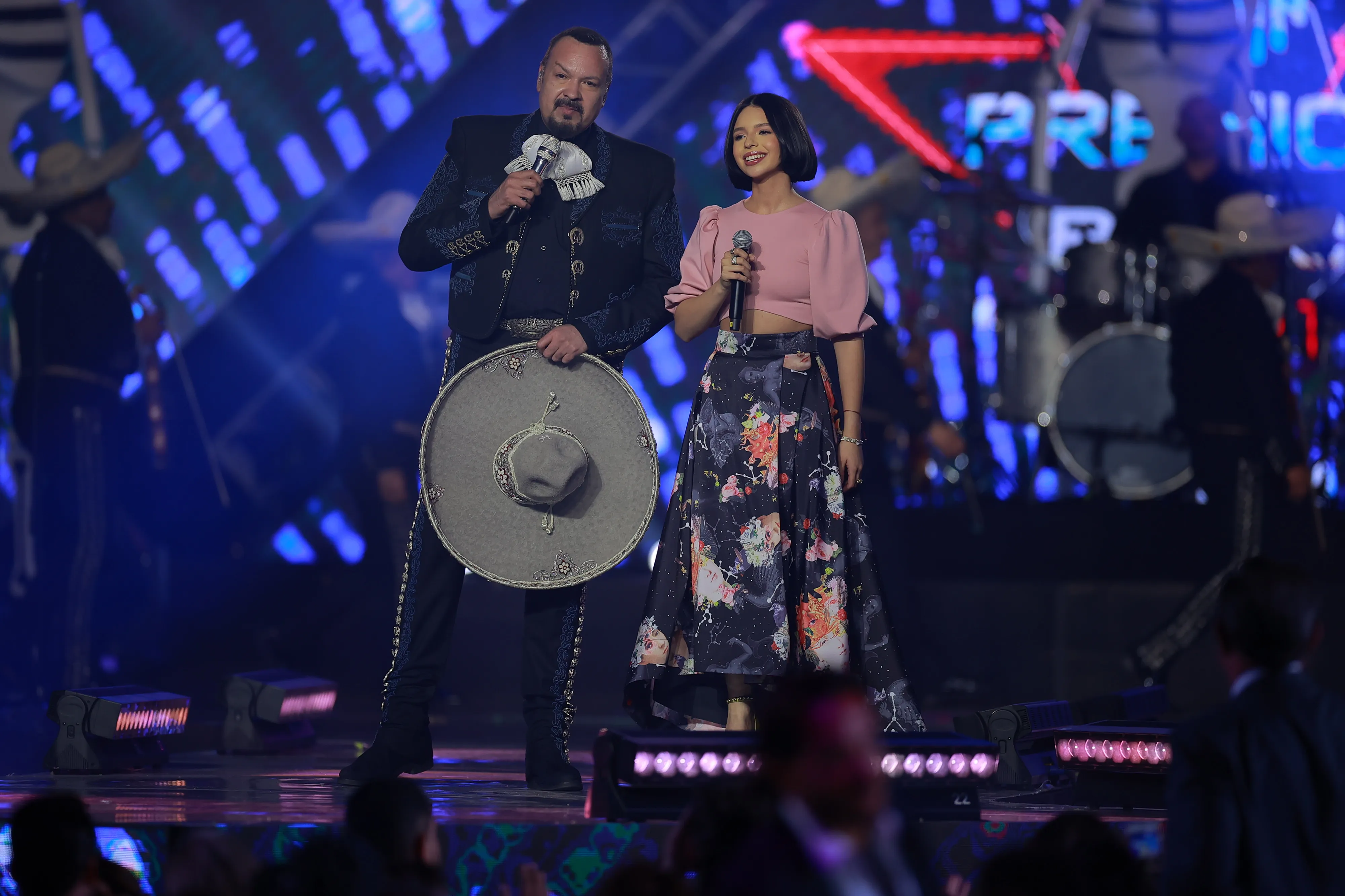 Pepe y Ángela Aguilar.