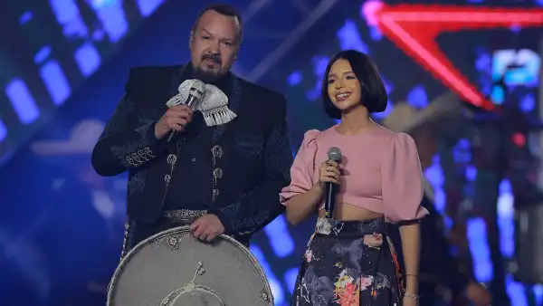 Pepe y Ángela Aguilar.