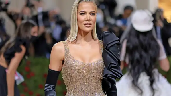 GettyImages-1395057156-Khloe-Kardashians-Daughter-True-Shares-Unique-Apple-and-Sparkling-Water-Snack-Recipe