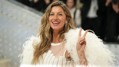 Gisele Bündchen attends The 2023 Met Gala Celebrating "Karl Lagerfeld: A Line Of Beauty" at The Metropolitan Museum of Art on May 01, 2023 in New York City.