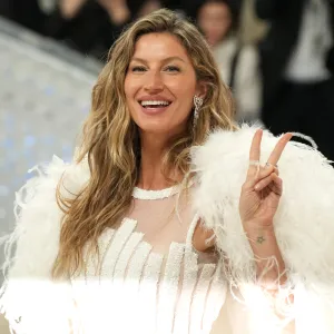 Gisele Bündchen attends The 2023 Met Gala Celebrating "Karl Lagerfeld: A Line Of Beauty" at The Metropolitan Museum of Art on May 01, 2023 in New York City.