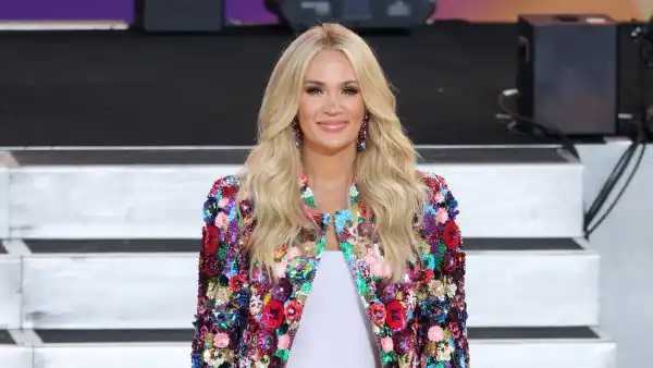 GettyImages-2164966680 Carrie Underwood Sends Gifts to American Idol Contestants