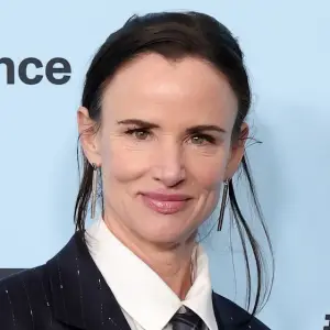 Why Juliette Lewis Is Selling T-Shirts Featuring Her Teenage Mugshot