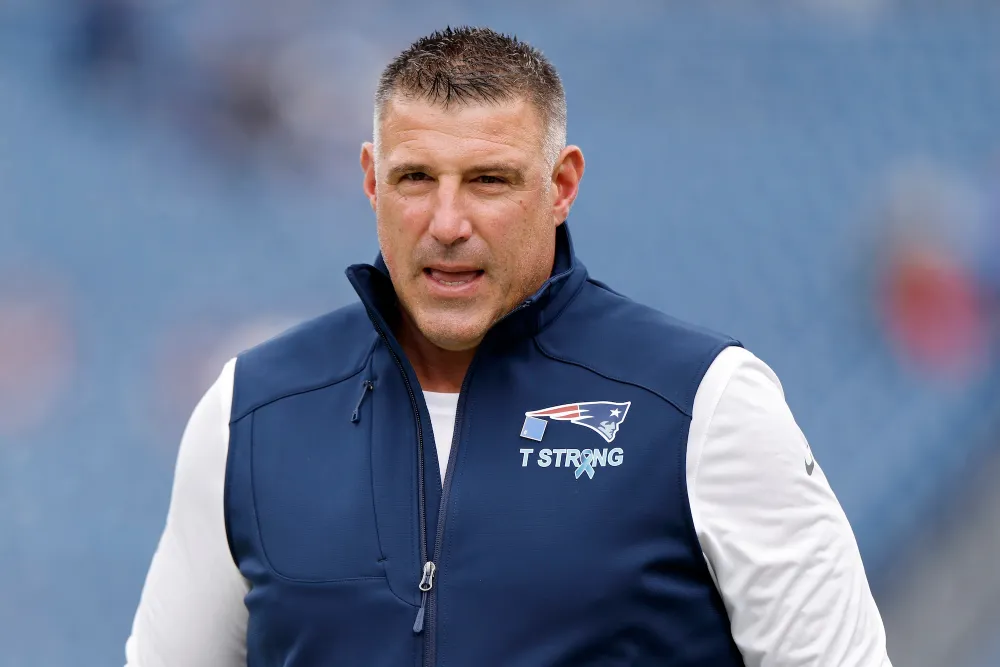 GettyImages-2242022353 Mike Vrabel 2025