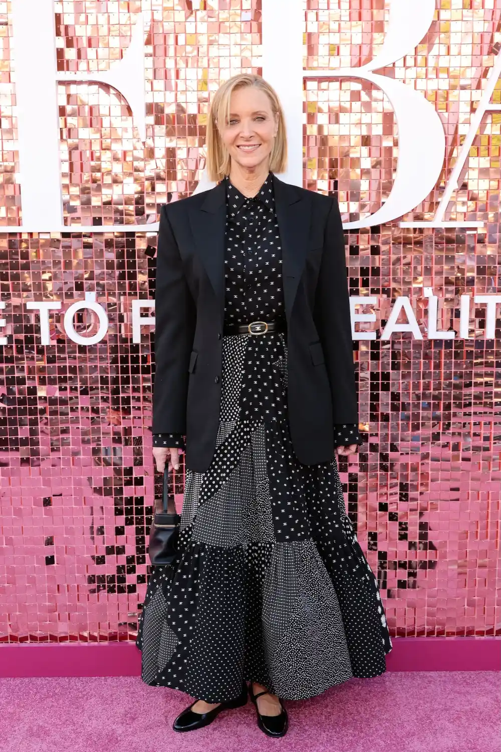 Lisa Kudrow Was Referred to as 'the Sixth Friend': 'Nobody Cared About Me'