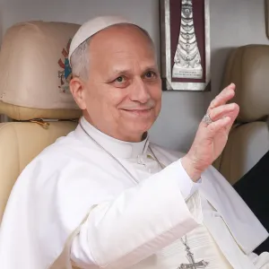 Police Investigate Bomb Threat at Replica Luxury Handbag of Pope Leos Brother Near Chicago