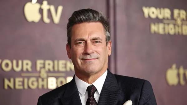 GettyImages-2269146467-Jon-Hamm-Says-He-Would-Steal-a-Friends-Oscar-Just-to-Hide-It-and-Watch-Them-Panic