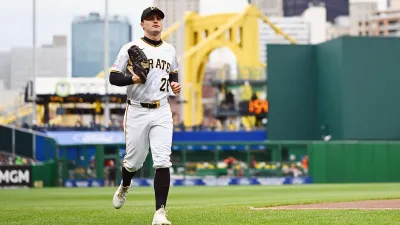 GettyImages-2269379959-Jake-Mangum-Saw-His-Jersey-in-the-Crowd-for-the-First-Time-and-Sparked-a-Viral-Moment