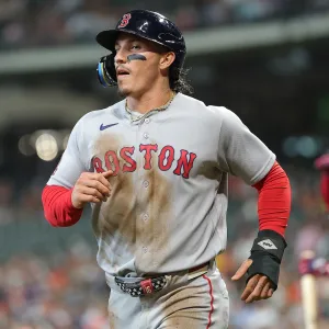 Why Red Sox Star Jarren Duran Flipped Off a Fan During a Game in Minnesota