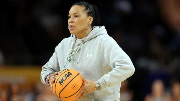 GettyImages-2269835907 Dawn Staley