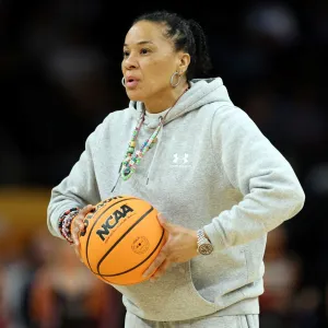GettyImages-2269835907 Dawn Staley