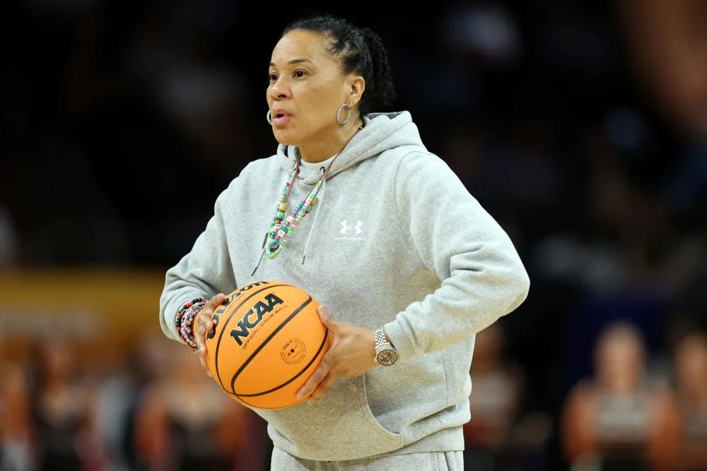 GettyImages-2269835907 Dawn Staley
