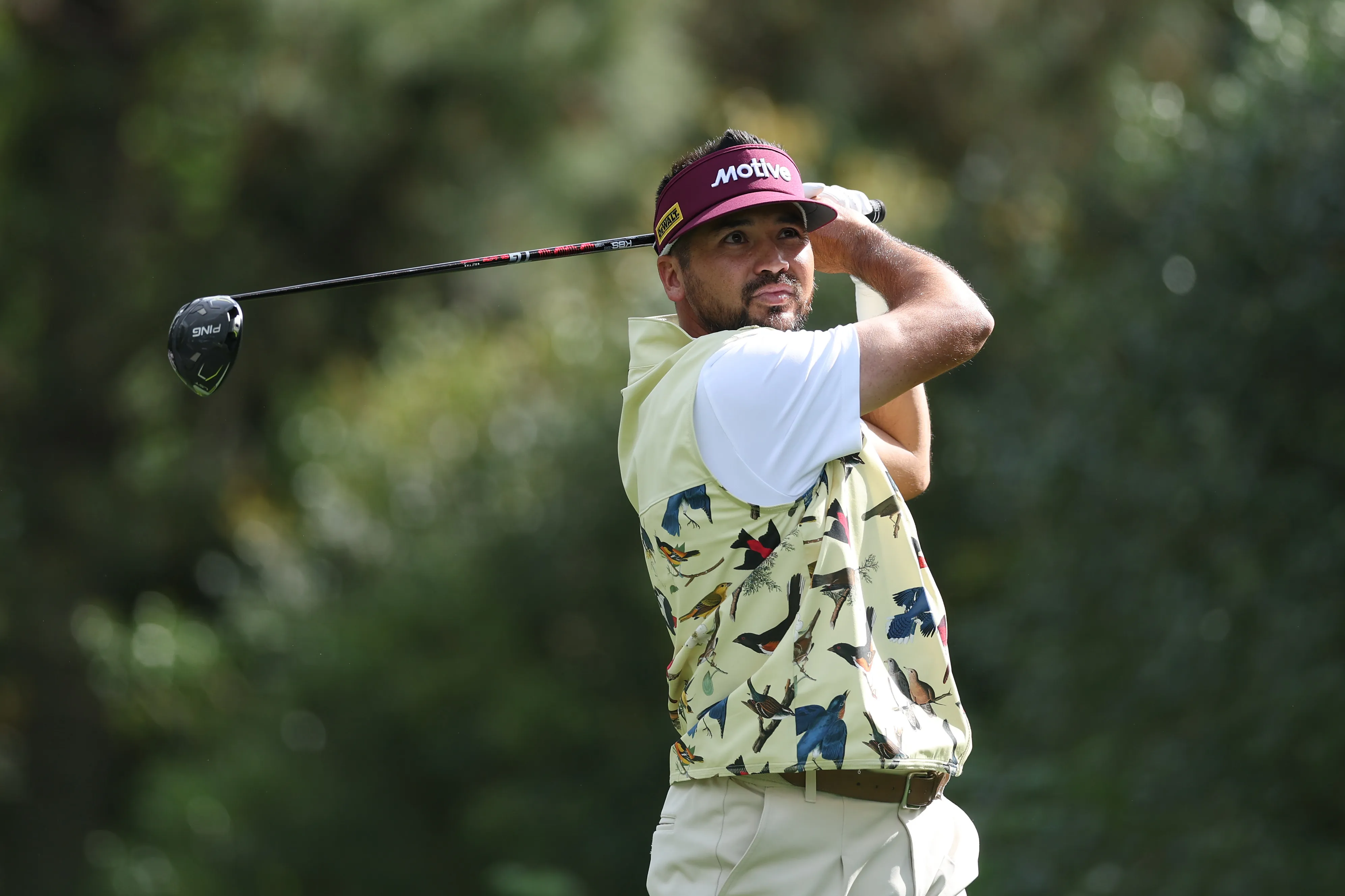 GettyImages-2270073047-Jason-Days-Bird-Print-Masters-Outfit-Had-to-Be-Toned-Down-by-Augusta-National-Again