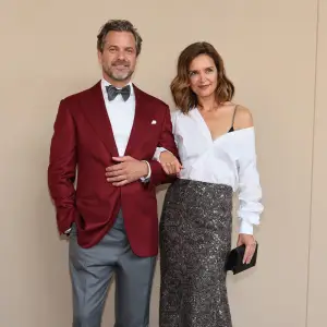 Katie Holmes Fuels Joshua Jackson Dating Rumors by ‘Liking’ Comments About Them Being a Couple