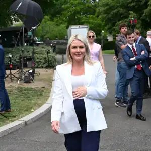 GettyImages-2272275455 karoline leavitt maternity leave