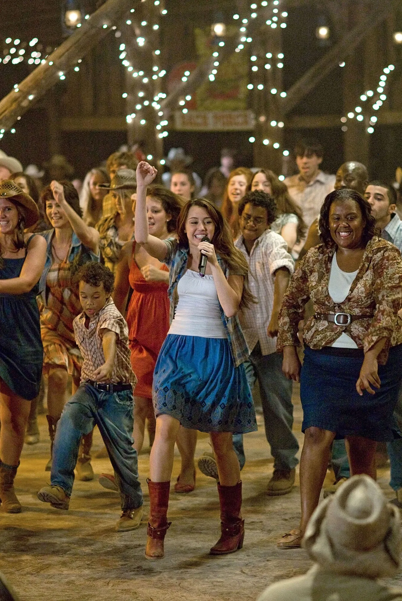 Hannah-Montana-Movie-MCDHAMO_EC133