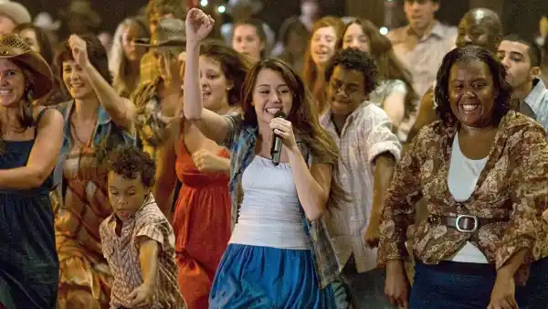 Hannah-Montana-Movie-MCDHAMO_EC133