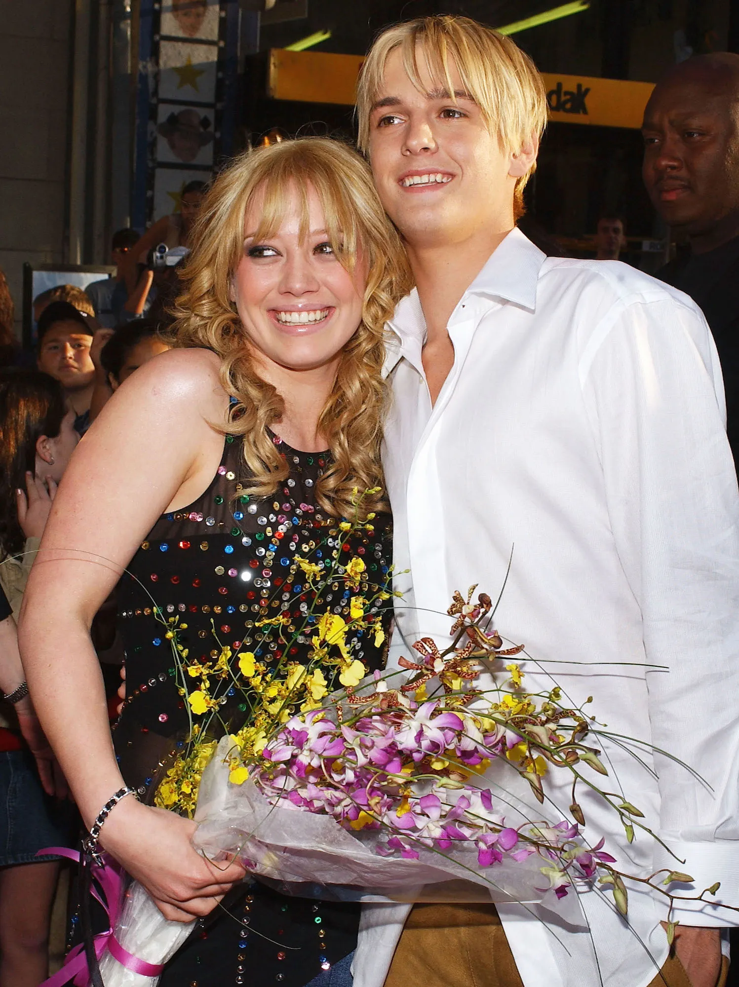 Hilary-Duff-and-Aaron-Carter-in-2003-GettyImages-1954107