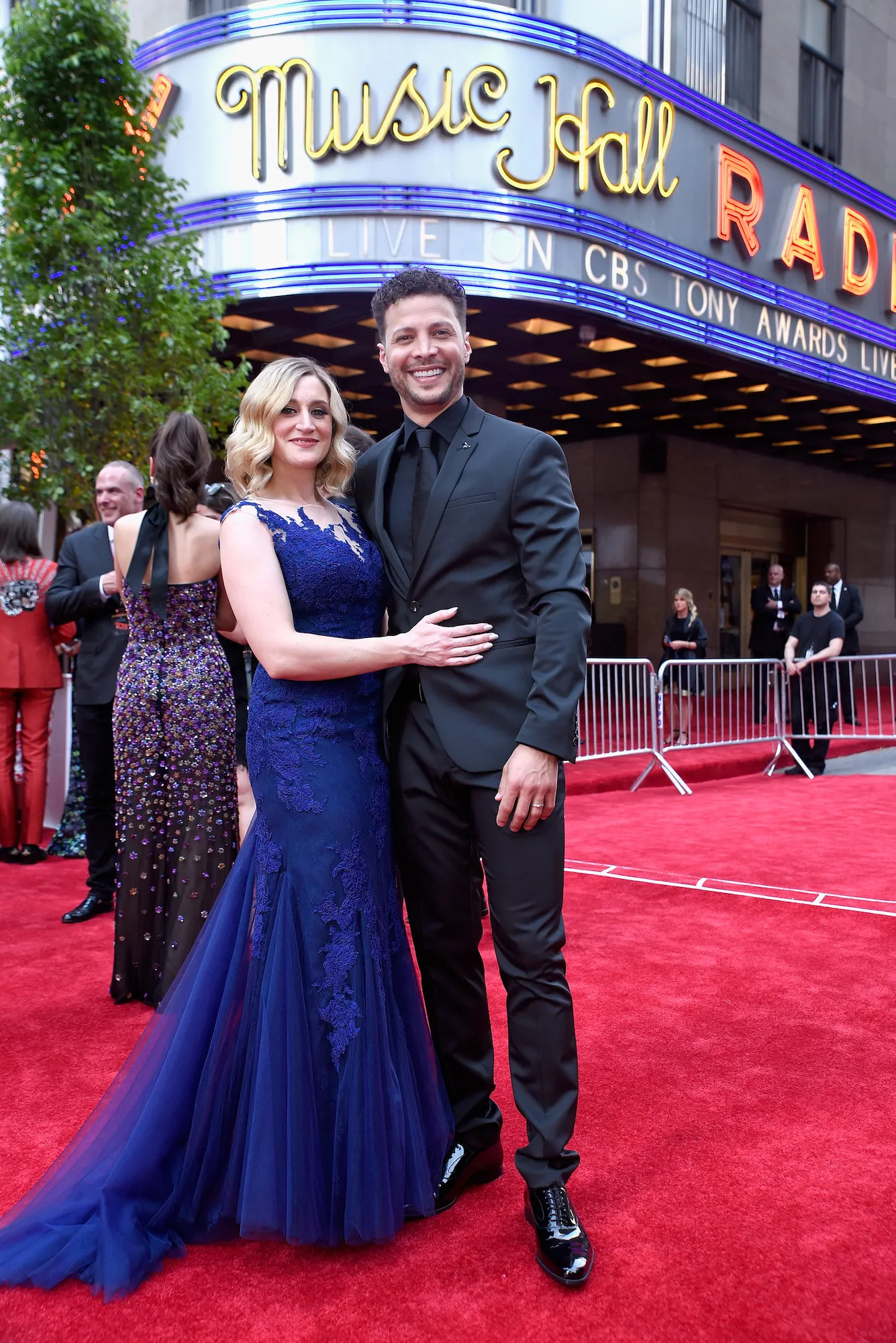 Justin-Guarini-and-Reina-at-2017-Tonys-GettyImages-695002112.
