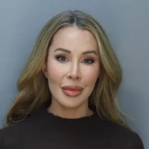 Lisa Hochstein Mugshot 2