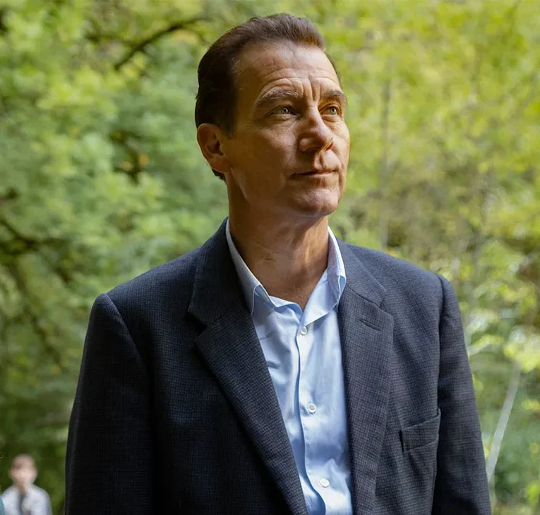 Clive Owen in Monsieur Spade