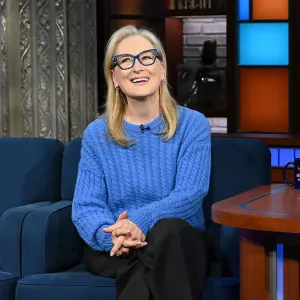 Meryl Streep The Late Show Meryl Streep Nods to Devil Wears Prada With Blue Sweater