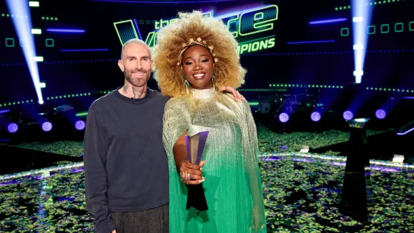 NUP_208860_04056-adam-levine-alexia-jayy