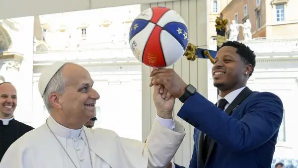 Pope Leo XIV Welcomes Harlem Globetrotters to the Vatican Spins Basketball on His Finger