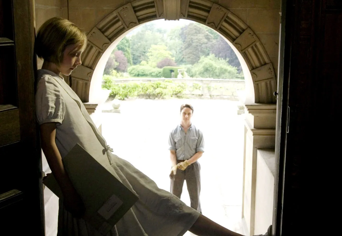 Saoirse Ronan and James McAvoy in Atonement