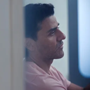 Carey Mulligan as Lindsay Crane-Martin, Oscar Isaac as Josh Martin in Beef season 2